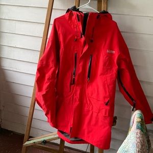 LL Bean Men’s heavy duty hooded raincoat/ shell